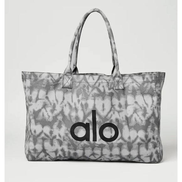 Oversized Alo Yoga Iconic Shopper Tote in Grey Tiedye Canvas - 20" x 14" x 7" - Picture 4 of 5